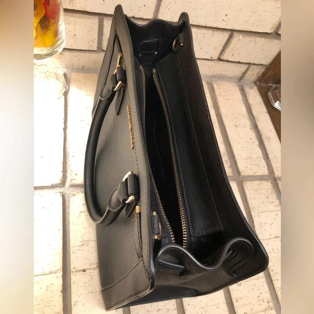 π₯Moving to @the_bag_guyπ₯Michael Kors - Dillon Saffiano Satchel-Black/Gold - Picture 15 of 16